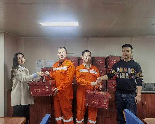 情深意濃，共賀新春|廈門(mén)華洋開(kāi)展春節(jié)前訪(fǎng)船慰問(wèn)活動(dòng)